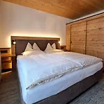 Gastehaus Hochmuth Apartment *
