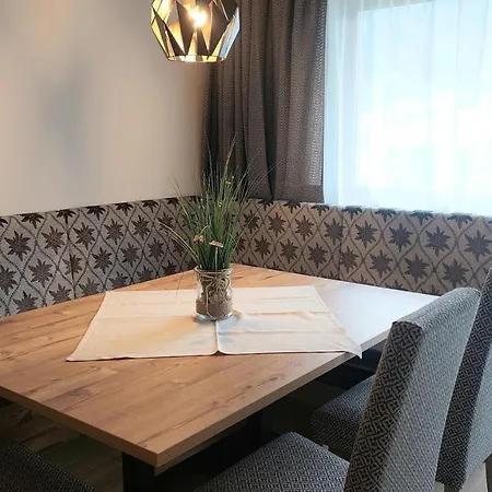 شقة Gaestehaus Hochmuth