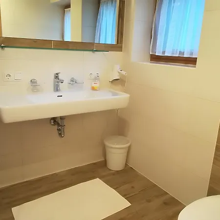 Gastehaus Hochmuth *