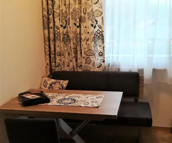 Gastehaus Hochmuth Апартаменты *